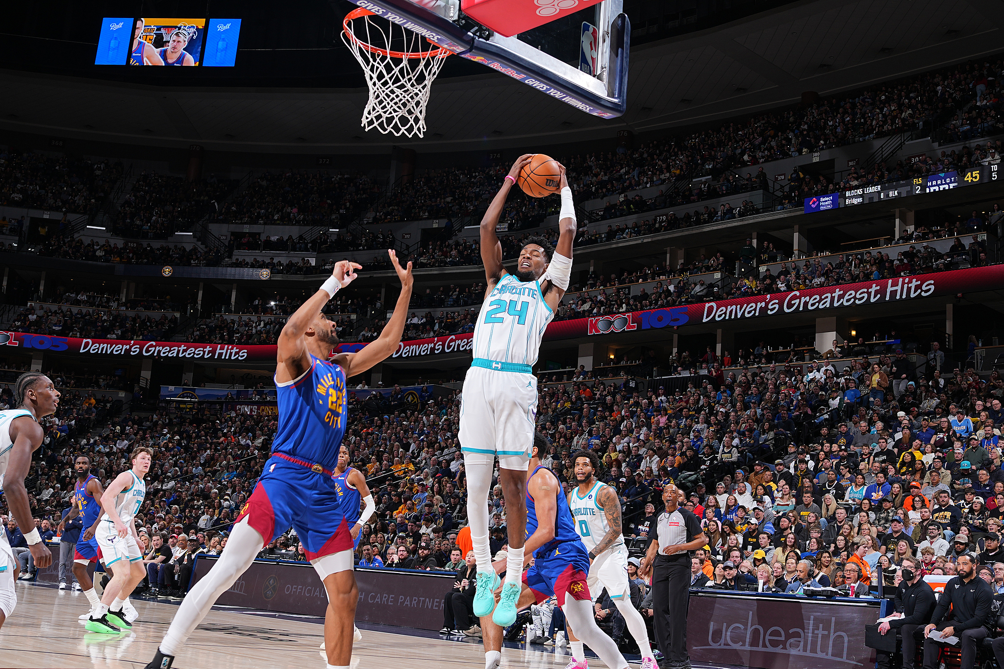 必发APP-米勒23分鲍尔10+6 穆雷16分黄蜂终结掘金四连胜