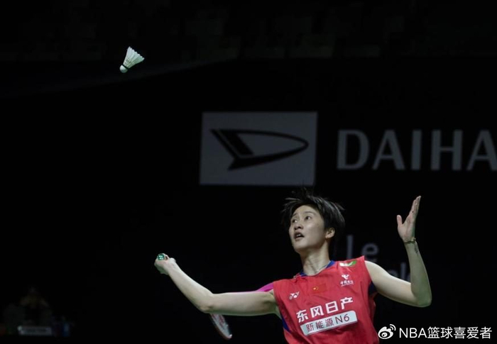 必发下载-时隔3年再度印尼封王！陈雨菲2-0泰国超新星，夺得个人赛季首冠|碧查梦|女单|国羽|宫崎友花|奥原希望_新浪体育_新浪新闻